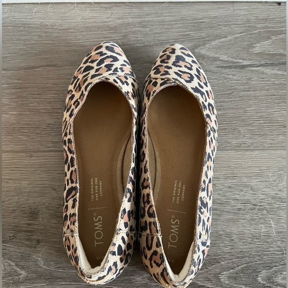 TOMS Women’s Julie Desert Tan Leopard Flats Size 6 - Picture 7 of 10